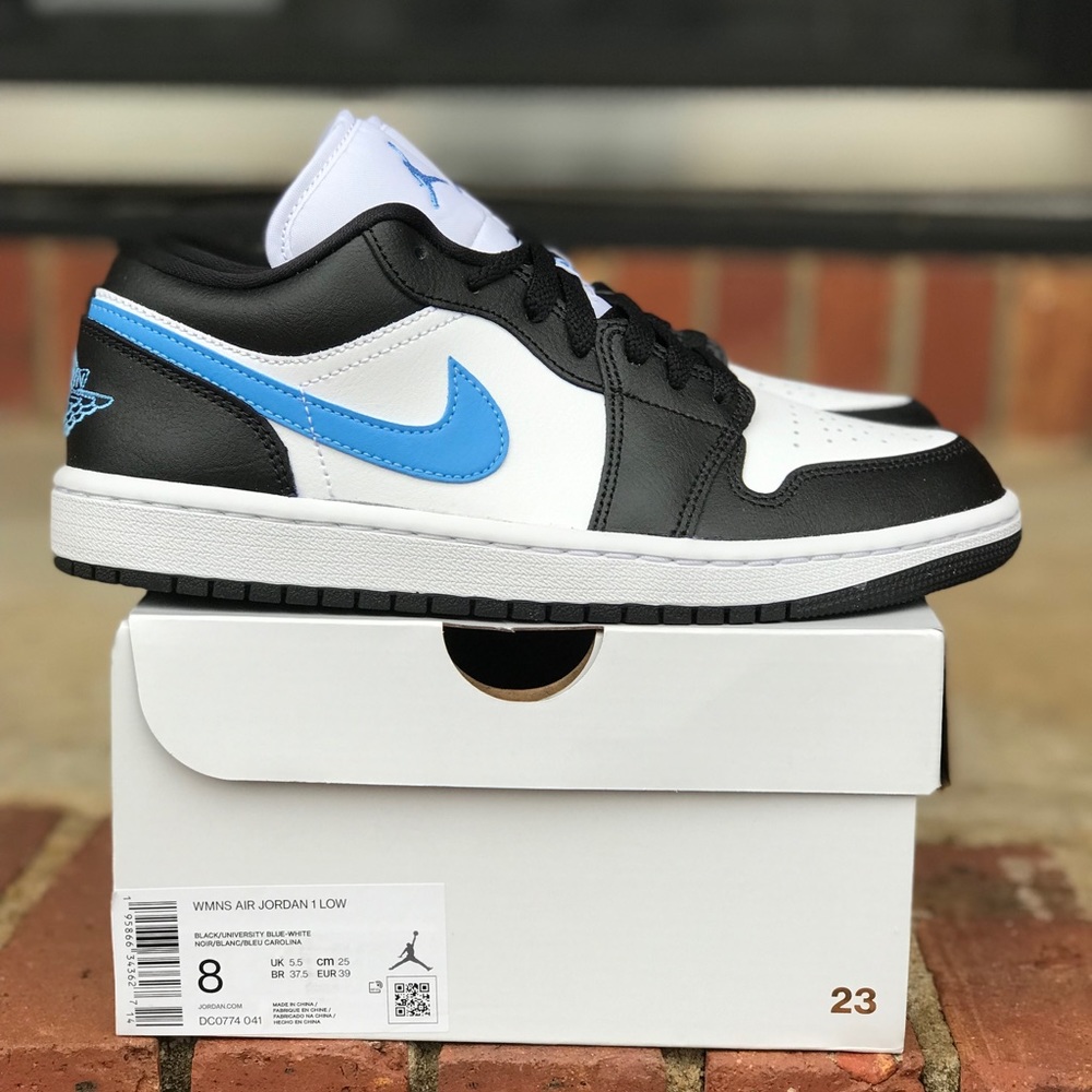 Air Jordan 1 Low University Blue White Black Size 8 Wmns / 6.5Y - Picture 1 of 11